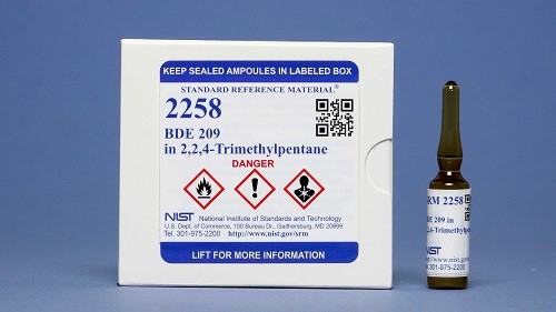 SRM 2258  2，2，4-三甲基戊烷中的溴二苯醚209標準品